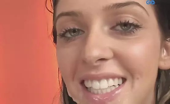 Pianoplaying Brunettes Sensual Talents